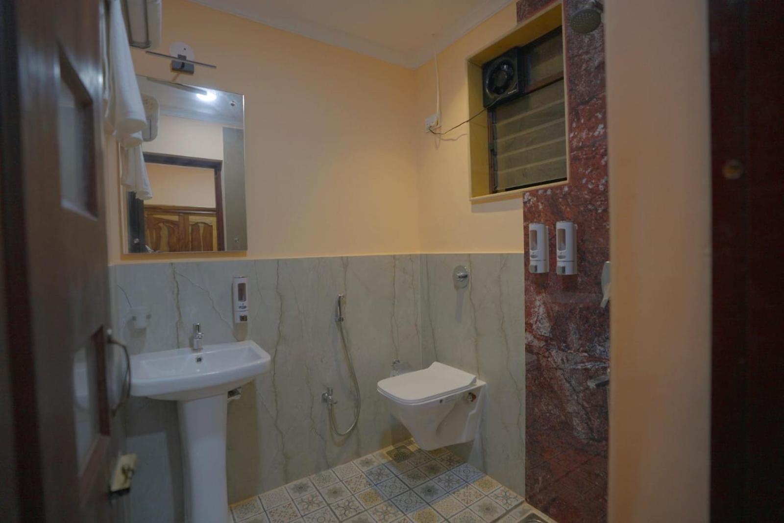 Atmani Waterfront Resort كولا المظهر الخارجي الصورة